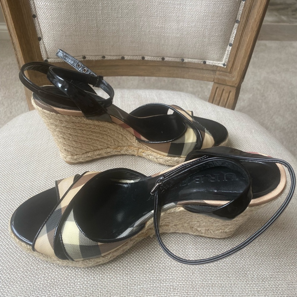 Burberry sandals size 38 (authentic)